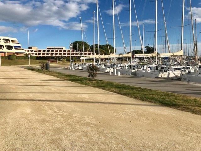 As21549 - Studio Lumineux Vue Mer Avec Piscine Et Parking Commun Le Grau-du-Roi Kültér fotó